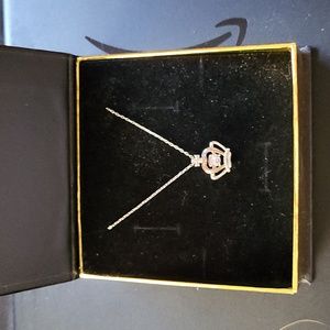 NWT Aphrodite Luxe Crown Necklace